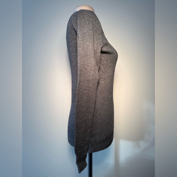 Old Navy Women's Charcoal Crew Neck Sweater - Picture 4 of 6